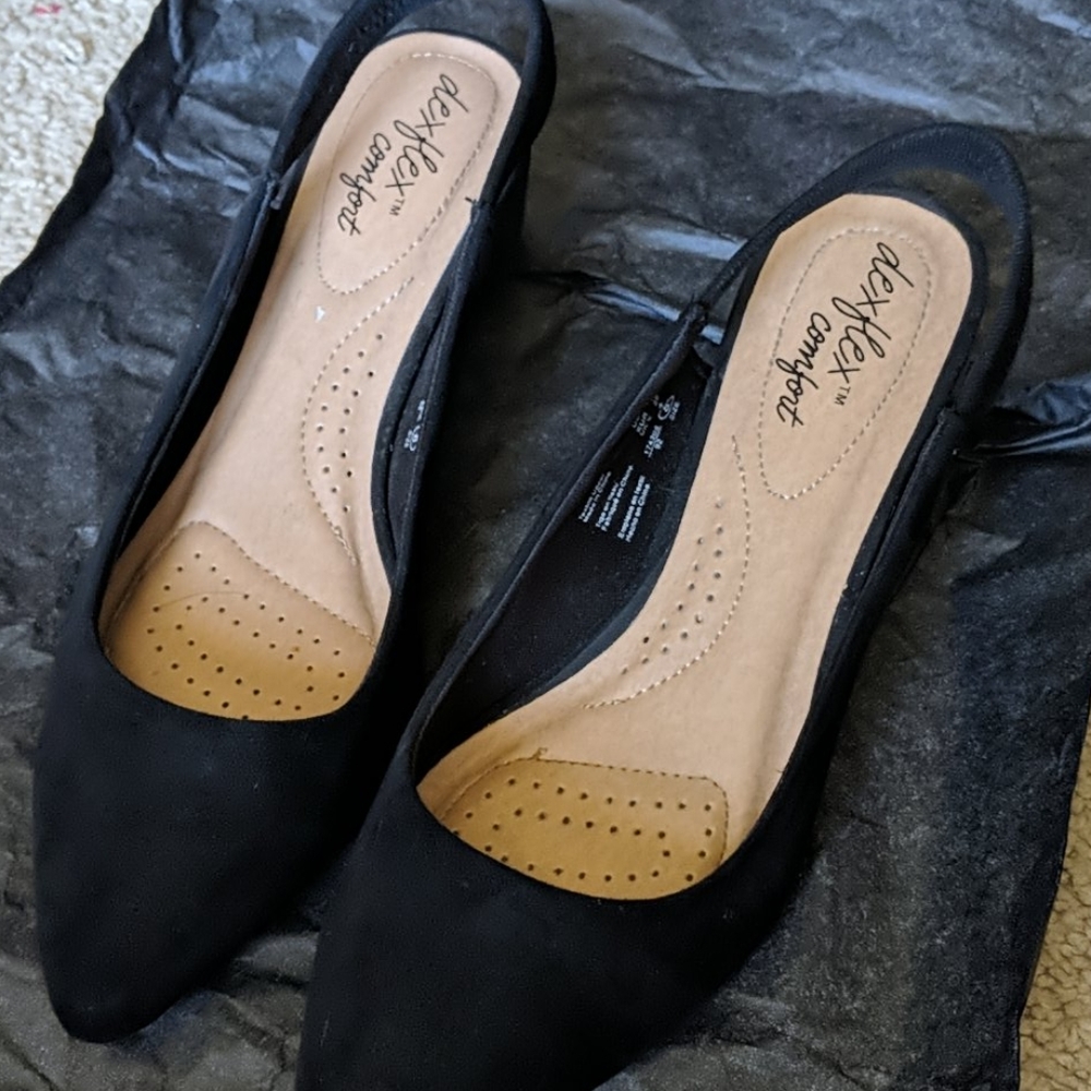 Black Pointed Heels  (Dexflex Comfort)